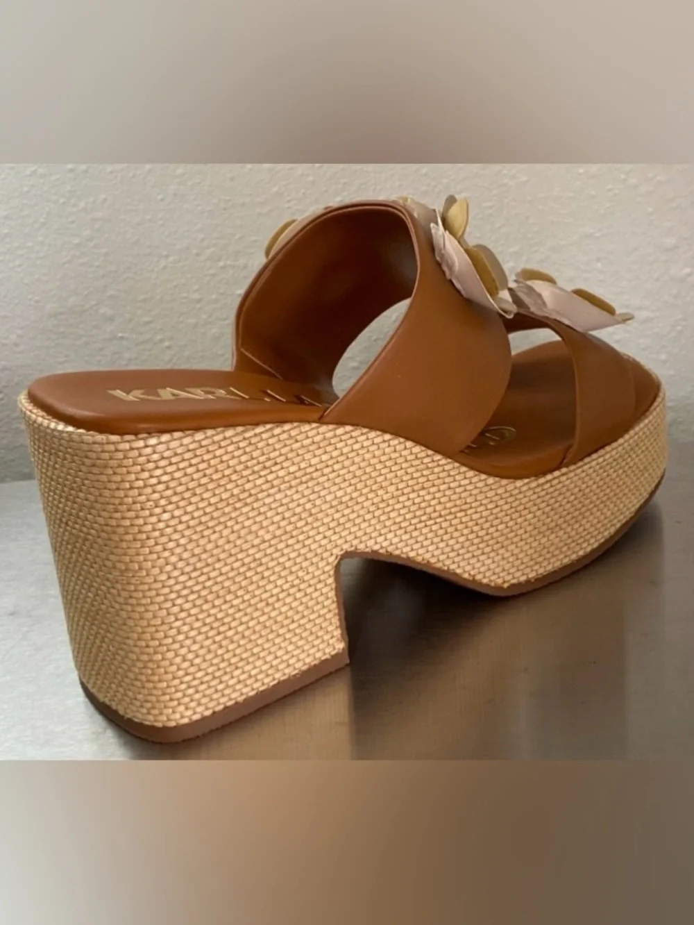 KARL LAGERFELD LEATHER AND RAFFIA PLATFORM SANDALS WITH GOLD METALLIC FLOWERS